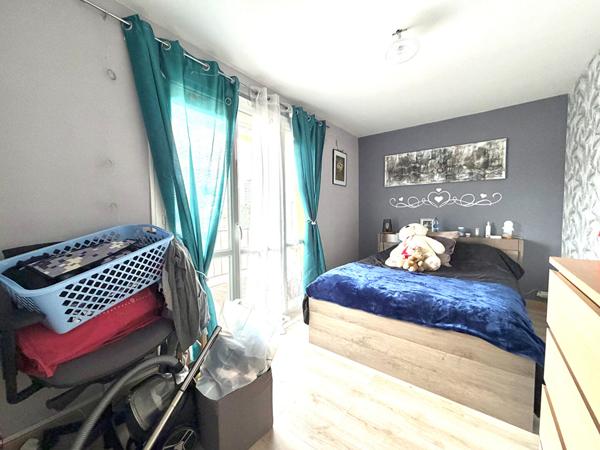 T5 lumineux avec vue dégagée, ascenseur et proche commodités