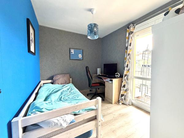 T5 lumineux avec vue dégagée, ascenseur et proche commodités