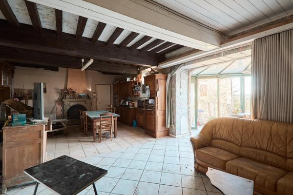 Rare et exceptionnel maison à rénover en pierres à seulement 5 mn du centre de Vitré