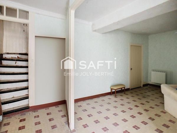 MAISON DE VILLAGE 98 M²? SECTEUR NEUILLY LE VENDIN / 53250
