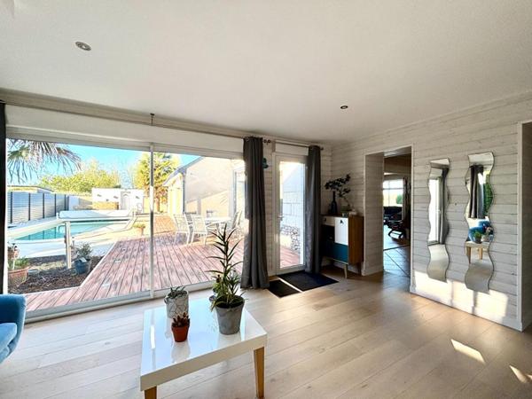 Maison 7 pièce(s) 175 m2 avec piscine