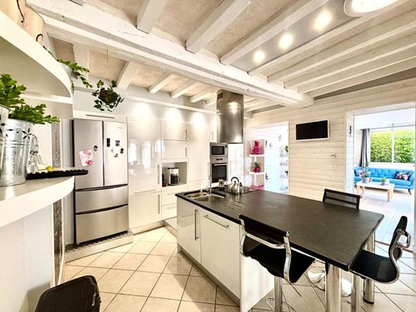 Maison 7 pièce(s) 175 m2 avec piscine