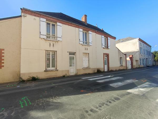 Ensemble immobilier de 189m² à MONTREVAULT