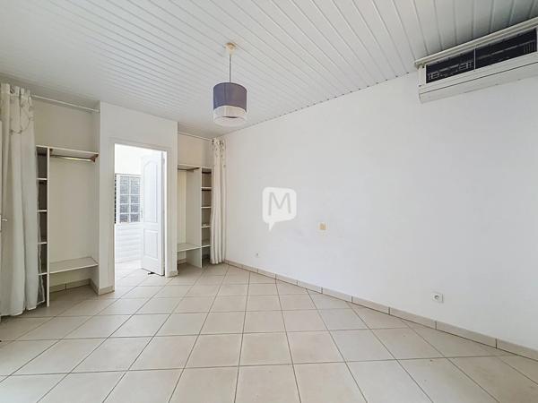 DPT GUYANE, à vendre RÉMIRE-MONTJOLY Maison T4 + Appartement T2 de 219 m²
