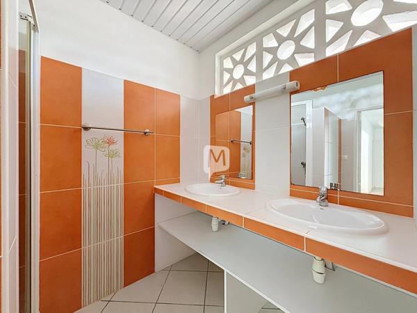 DPT GUYANE, à vendre RÉMIRE-MONTJOLY Maison T4 + Appartement T2 de 219 m²