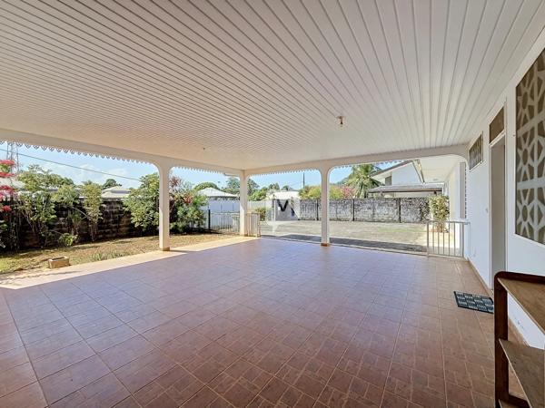 DPT GUYANE, à vendre RÉMIRE-MONTJOLY Maison T4 + Appartement T2 de 219 m²