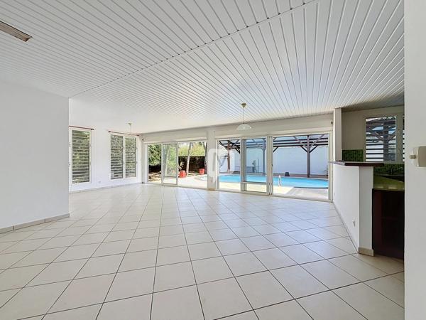 DPT GUYANE, à vendre RÉMIRE-MONTJOLY Maison T4 + Appartement T2 de 219 m²