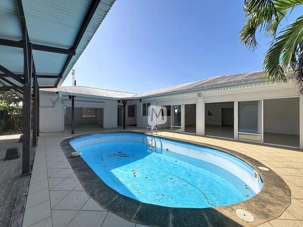 DPT GUYANE, à vendre RÉMIRE-MONTJOLY Maison T4 + Appartement T2 de 219 m²