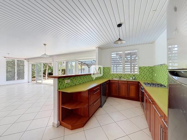 DPT GUYANE, à vendre RÉMIRE-MONTJOLY Maison T4 + Appartement T2 de 219 m²