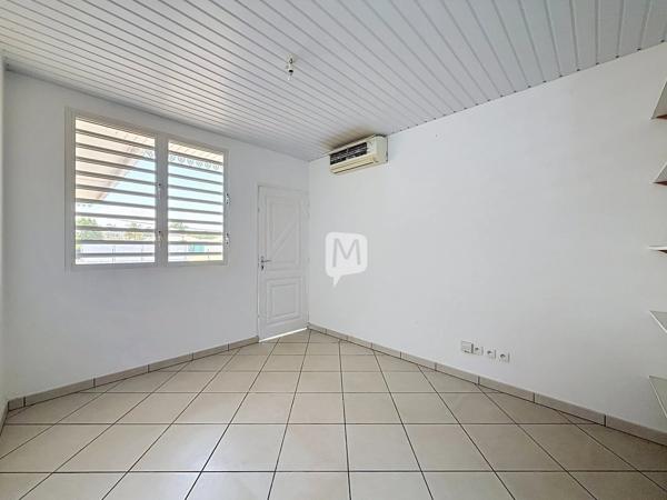 DPT GUYANE, à vendre RÉMIRE-MONTJOLY Maison T4 + Appartement T2 de 219 m²