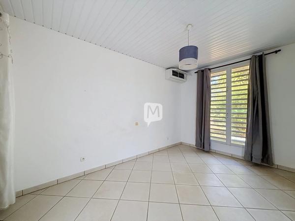 DPT GUYANE, à vendre RÉMIRE-MONTJOLY Maison T4 + Appartement T2 de 219 m²