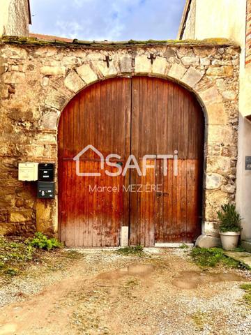 T3 coeur de ville, cour privative.