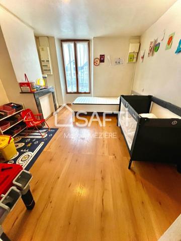 T3 coeur de ville, cour privative.