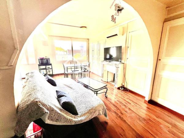 T3 coeur de ville, cour privative.