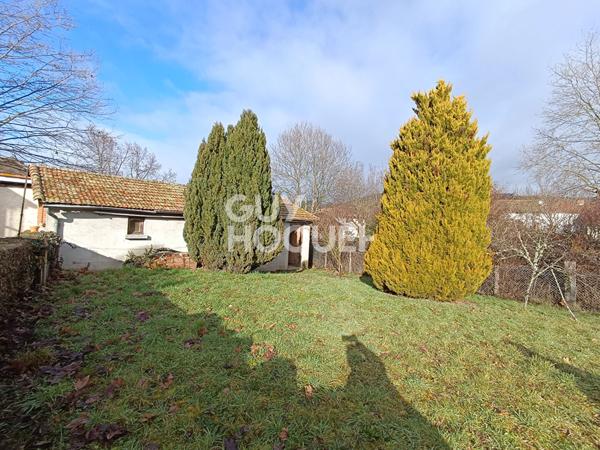 Maison de famille de caractère au coeur du bourg de Légnieux