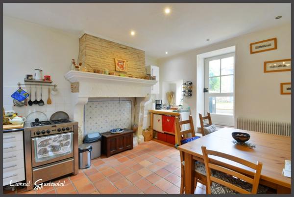 Maison à vendre 3/4 chambres à colombages au cœur de la bastide, idéale pour vivre ou investir à deux pas de la Dordogne à SAINTE FOY LA GRANDE (33)