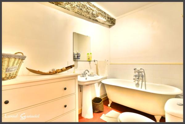 Maison à vendre 3/4 chambres à colombages au cœur de la bastide, idéale pour vivre ou investir à deux pas de la Dordogne à SAINTE FOY LA GRANDE (33)