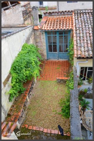 Maison à vendre 3/4 chambres à colombages au cœur de la bastide, idéale pour vivre ou investir à deux pas de la Dordogne à SAINTE FOY LA GRANDE (33)
