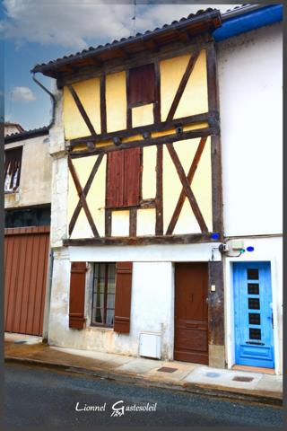Maison à vendre 3/4 chambres à colombages au cœur de la bastide, idéale pour vivre ou investir à deux pas de la Dordogne à SAINTE FOY LA GRANDE (33)