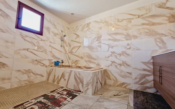 Maison à vendre    7 pièces • 187 m2 Carpentras