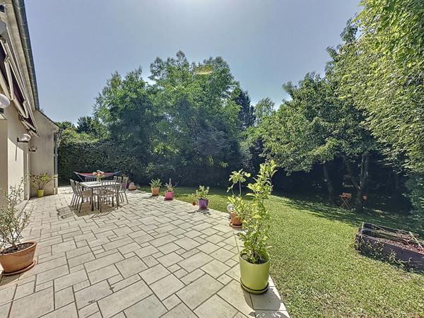 Maison coup de coeur à Mareuil-lès-Meaux - 6 chambres - 240 m2 - jardin de 836 m2 - garage double et nombreux stationnements