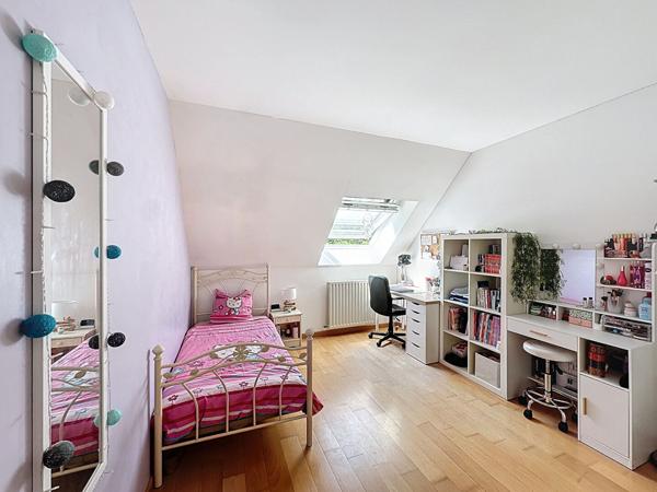 Maison coup de coeur à Mareuil-lès-Meaux - 6 chambres - 240 m2 - jardin de 836 m2 - garage double et nombreux stationnements