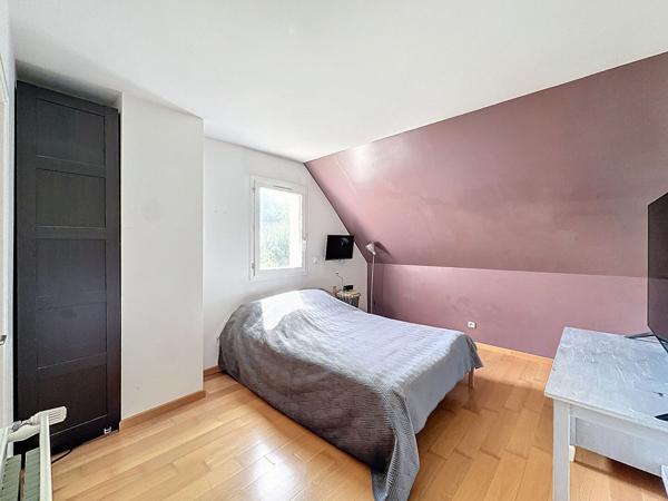 Maison coup de coeur à Mareuil-lès-Meaux - 6 chambres - 240 m2 - jardin de 836 m2 - garage double et nombreux stationnements