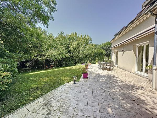 Maison coup de coeur à Mareuil-lès-Meaux - 6 chambres - 240 m2 - jardin de 836 m2 - garage double et nombreux stationnements