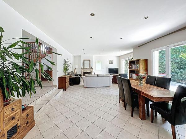 Maison coup de coeur à Mareuil-lès-Meaux - 6 chambres - 240 m2 - jardin de 836 m2 - garage double et nombreux stationnements