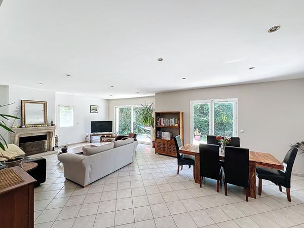 Maison coup de coeur à Mareuil-lès-Meaux - 6 chambres - 240 m2 - jardin de 836 m2 - garage double et nombreux stationnements