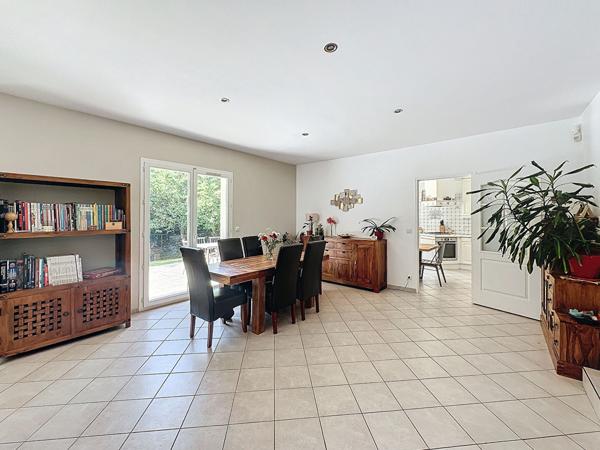 Maison coup de coeur à Mareuil-lès-Meaux - 6 chambres - 240 m2 - jardin de 836 m2 - garage double et nombreux stationnements