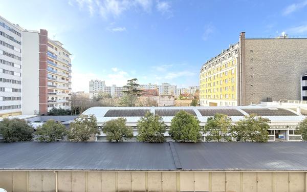 Appartement à vendre    4 pièces • 64,24 m2 Vanves