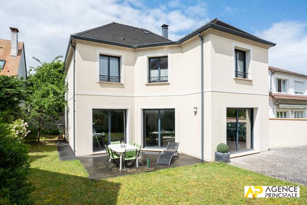 Maison Maisons Laffitte 180 m2 €1 275 000 ** - Référence 4696