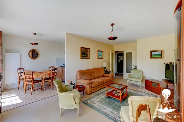 A Vendre Appartement T3 77 m² + une place de stationnement + une cave , Nantes
