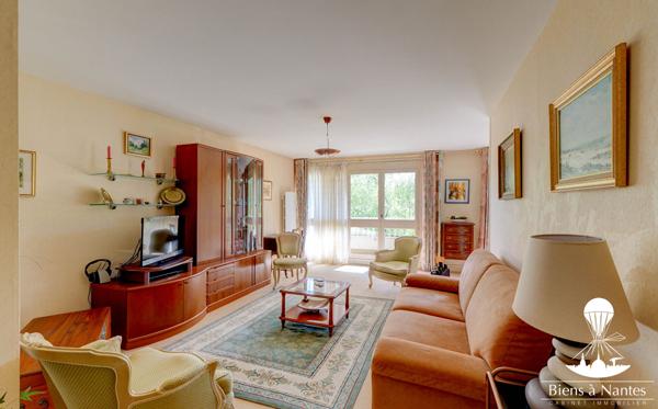A Vendre Appartement T3 77 m² + une place de stationnement + une cave , Nantes