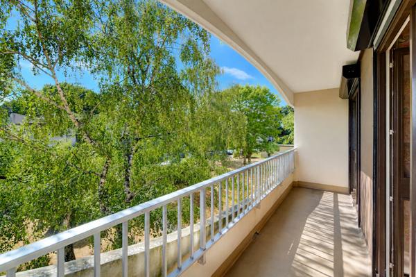 A Vendre Appartement T3 77 m² + une place de stationnement + une cave , Nantes