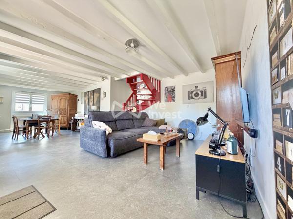Maison avec cachet de type 5 de 113 m² habitables, garage, piscine et jardin.