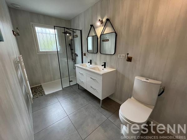 Maison récente Limoux avec trois chambres grand séjour terrasse piscine carport et terrain proche centre et commerces