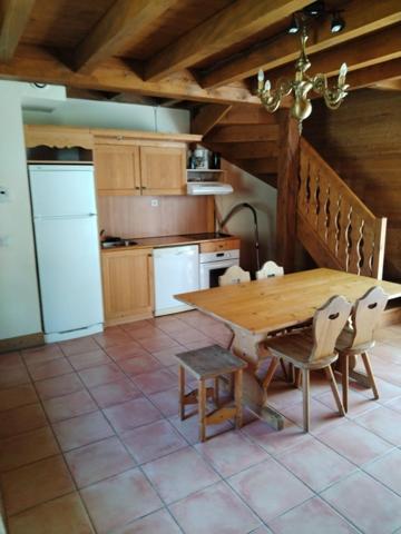 Appartement dans un joli chalet situé à Praloup 1500