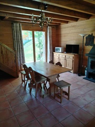 Appartement dans un joli chalet situé à Praloup 1500