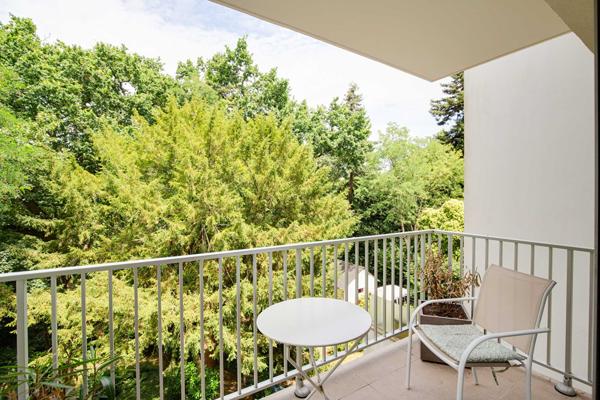 A VENDRE NANTES OUEST Appartement de type T3 au calme ,ascenseur, balcon, cave et parking.