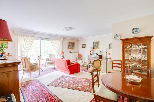 A VENDRE NANTES OUEST Appartement de type T3 au calme ,ascenseur, balcon, cave et parking.