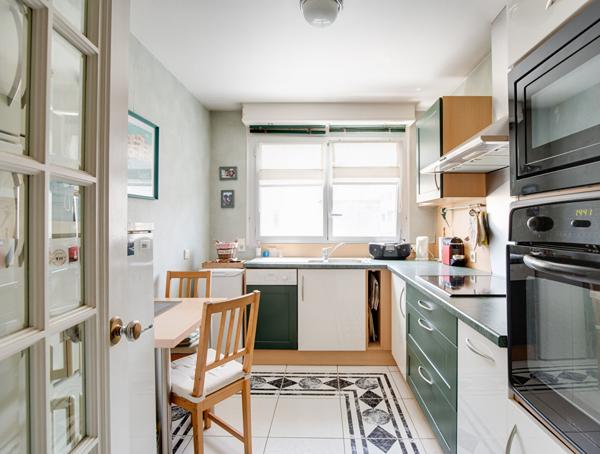 A VENDRE NANTES OUEST Appartement de type T3 au calme ,ascenseur, balcon, cave et parking.