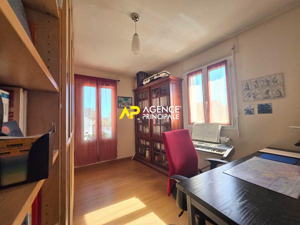 Maison 6 pièces, 4 chambres sur le marché des coteaux à ARGENTEUIL 399 900 € **  - Référence  4574