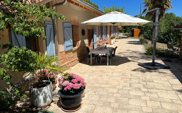 Maison à louer    5 pièces •  Pébées