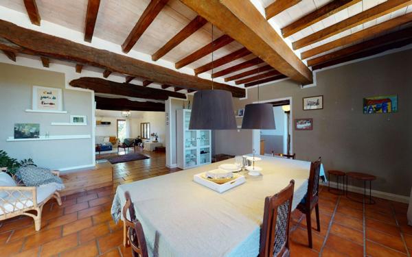 Maison à louer    5 pièces •  Pébées