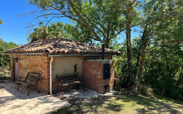 Maison à louer    5 pièces •  Pébées