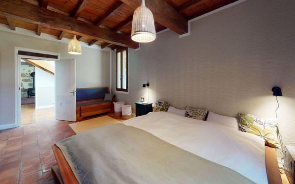 Maison à louer    5 pièces •  Pébées