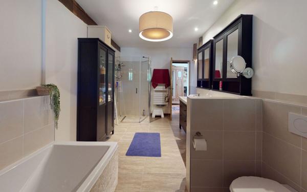 Maison à louer    5 pièces •  Pébées