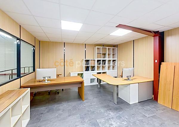 Location
                Local commercial100 m² - AUTHIEUX SUR LE PORT SAINT O (76520)
